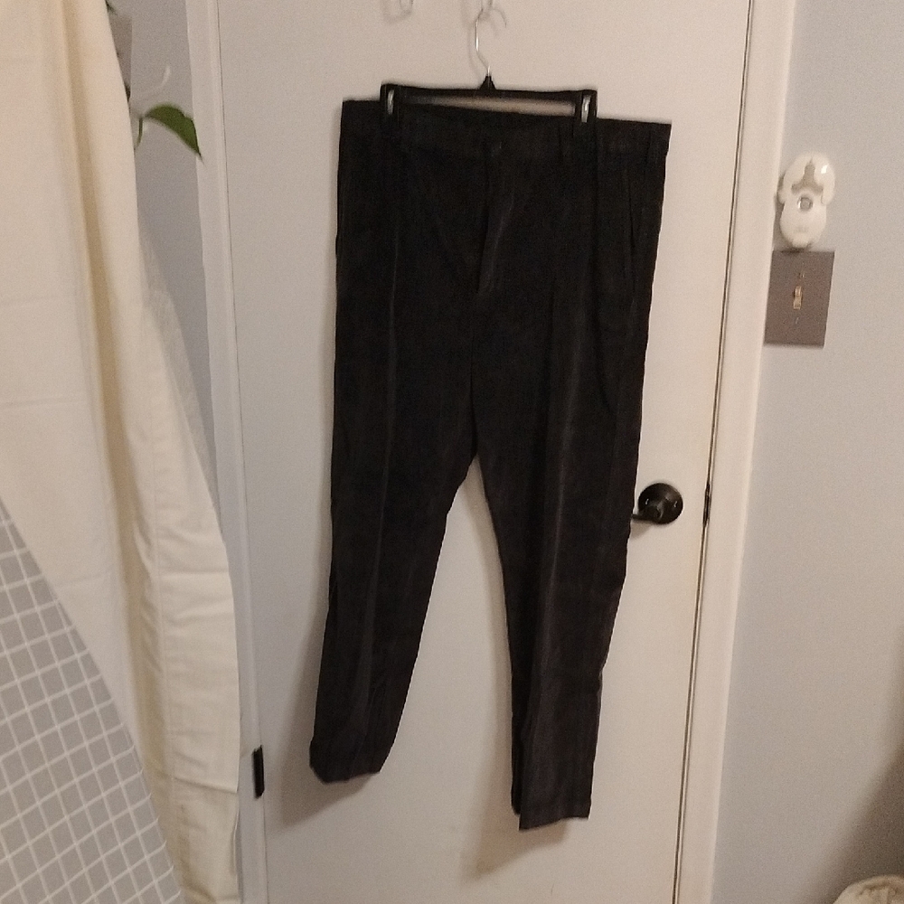 Roundtree & Yorke Men's Black Corduroy Trousers